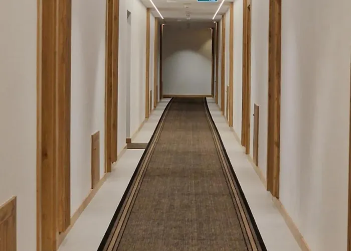 Zlatni Javor 406 ياهورينا