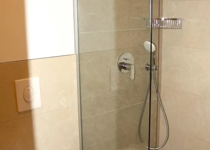 Zlatni Javor 406 ياهورينا