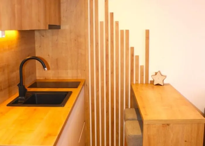 Zlatni Javor 406 ياهورينا